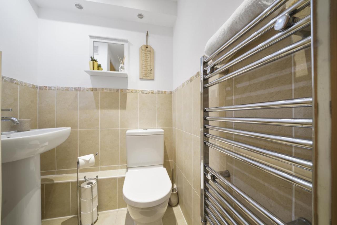 Super Funky Spire View Cottage - FREE Gated Parking - Ultra WiFi Canterbury Esterno foto
